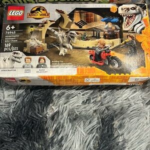 LEGO JURASSIC PARK Atrociraptor dinosaur: bike chase! Brand new still in box!